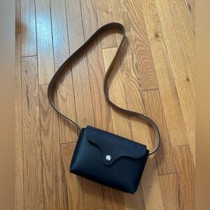 Taller Puntera Leather Crossbody Bag